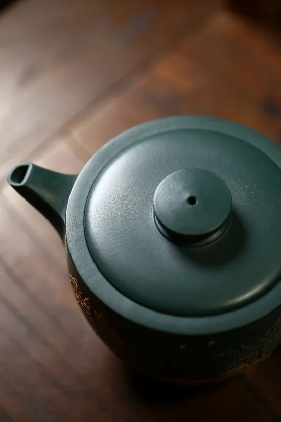Yixing Zisha Teapot – Handcrafted Purple Clay Artisan Teapot 2