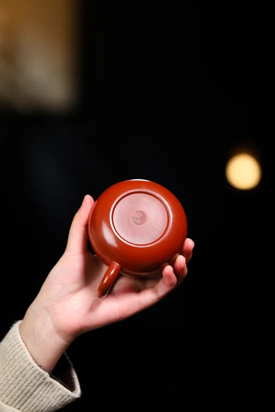 Xishi Yixing Clay Teapot: Handcrafted with 24K Gold & Vintage Design 4