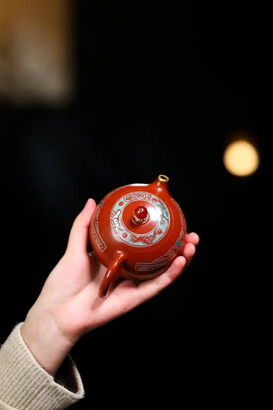Xishi Yixing Clay Teapot: Handcrafted with 24K Gold & Vintage Design 8