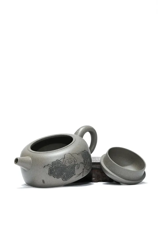 Yixing Zisha Teapot | Handcrafted Purple Clay Teapot by Artist Wang Yali 4
