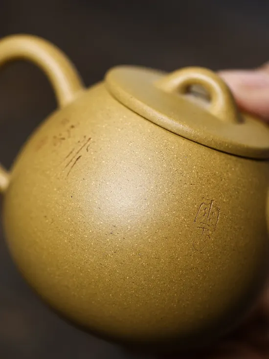 Premium Yixing Zisha Clay Teapot | Artisan Crafted Ceramic Teapots 2