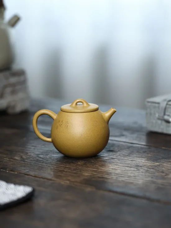 Premium Yixing Zisha Clay Teapot | Artisan Crafted Ceramic Teapots 4