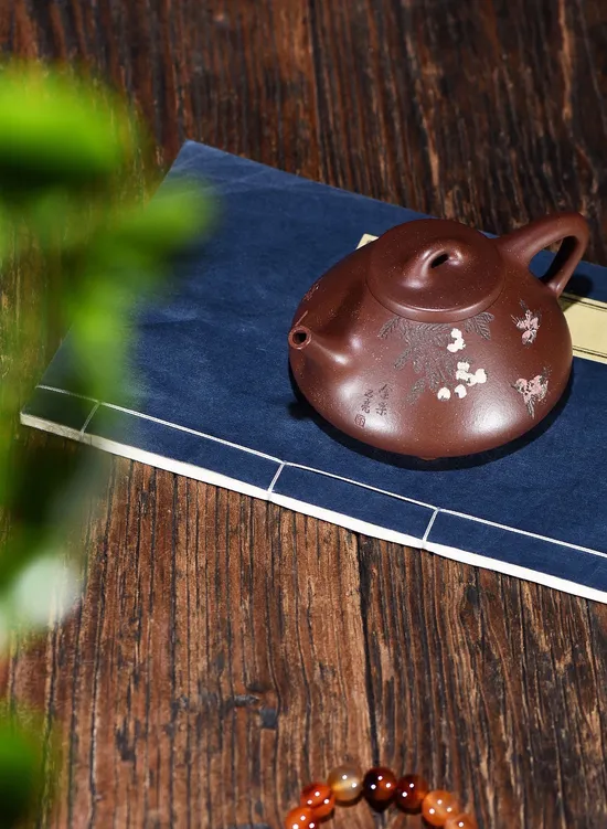 Collectible Yixing Clay Teapot | Fang Qinhua Handcrafted Zisha Art 5