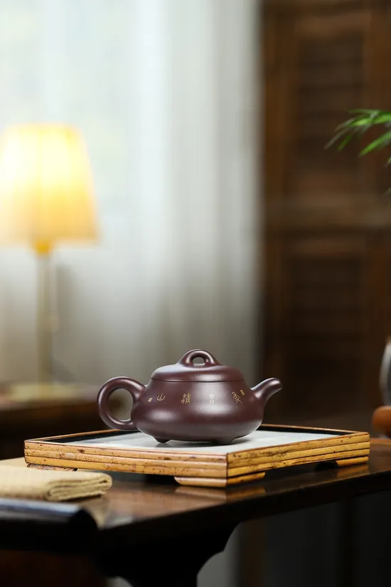 Yang Junbao Handcrafted Yixing Zisha Teapot – 60s Clay Artistry 5