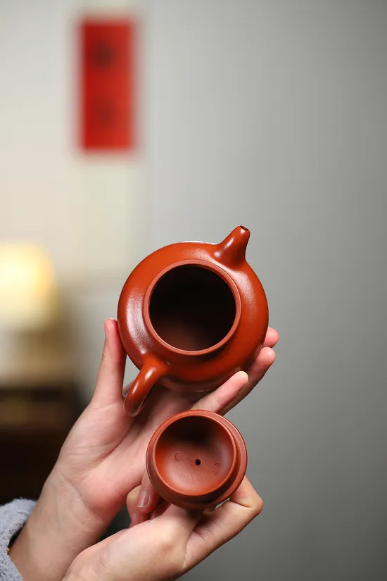 Yixing Zisha Teapot: Masterpiece by Yang Junbao & Guo Chaogang 3