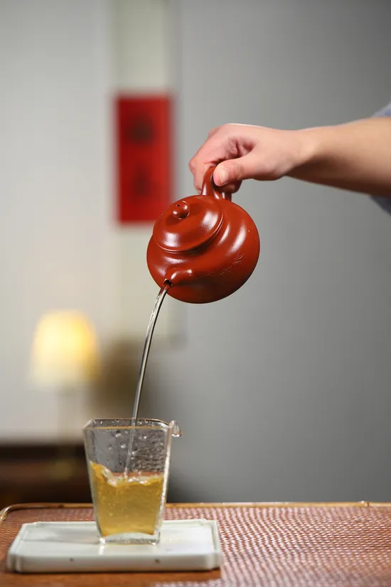 Yixing Zisha Teapot: Masterpiece by Yang Junbao & Guo Chaogang 5