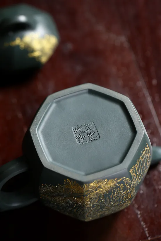 Yixing Zisha Teapot Masterpiece | Handcrafted Collectible by Xia Ruijuan 2