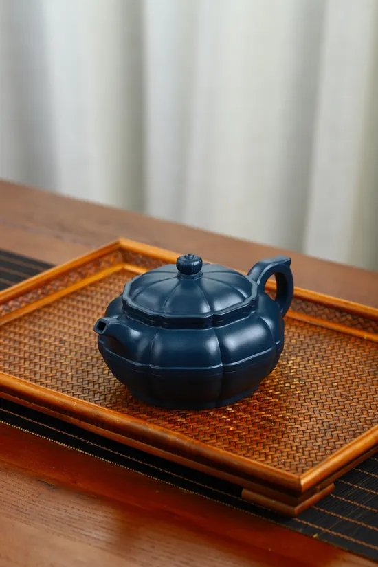 Zisha Teapots: original mine black-green clay | national-level arts and crafts master 1