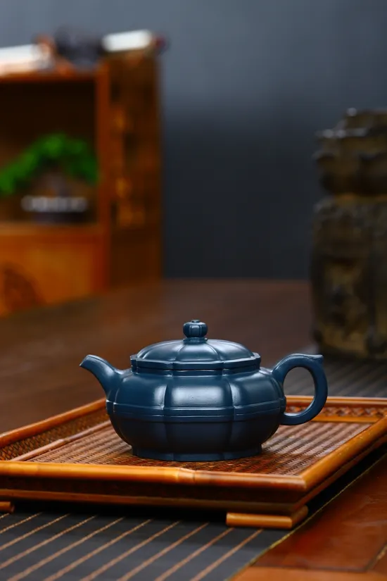 Zisha Teapots: original mine black-green clay | national-level arts and crafts master 5