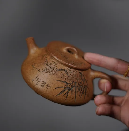 Premium Yixing Zisha Clay Teapot – High-Temperature Fired 3