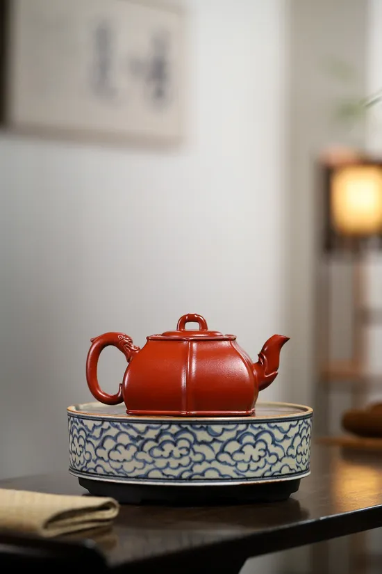 Zisha Teapots: Da Hong Pao clay | slip-painted magnolia 7