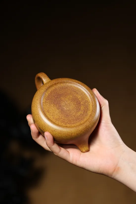 Yixing Zisha Teapot | Zhou Gong Artisan Craft | Collector's Choice 3