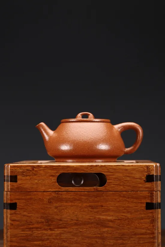 Zisha Teapots: Cold Gold Yellow clay | 210cc 1