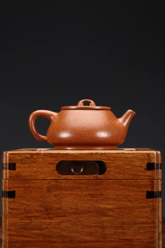 Zisha Teapots: Cold Gold Yellow clay | 210cc 3