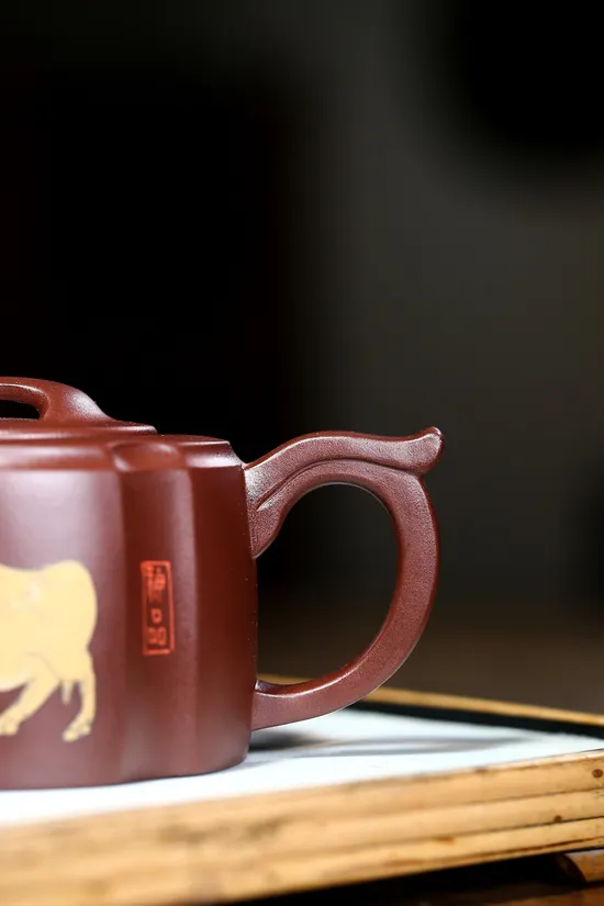 Premium Yixing Zisha Clay Teapot - Artisan Crafted, Collector's Choice 6