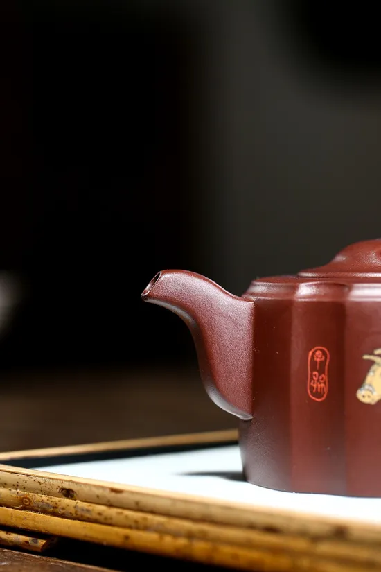 Premium Yixing Zisha Clay Teapot - Artisan Crafted, Collector's Choice 8