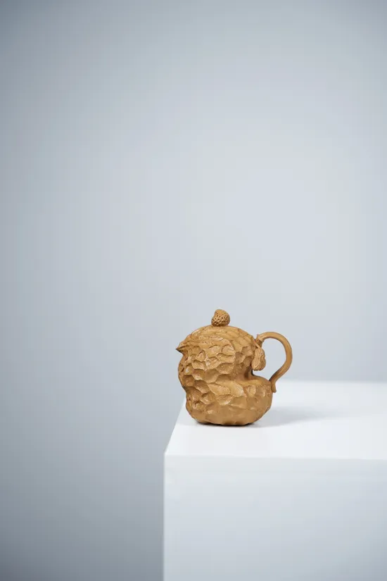 Premium Yixing Clay Teapot – Handcrafted, Artistic & Collectible 4