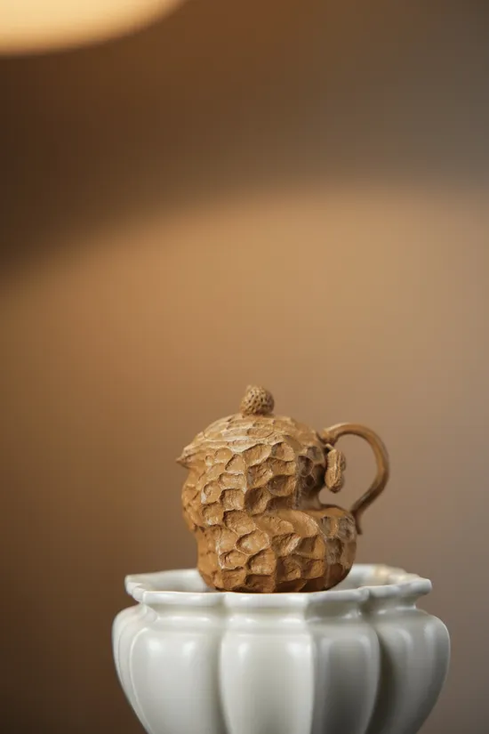 Premium Yixing Clay Teapot – Handcrafted, Artistic & Collectible 5