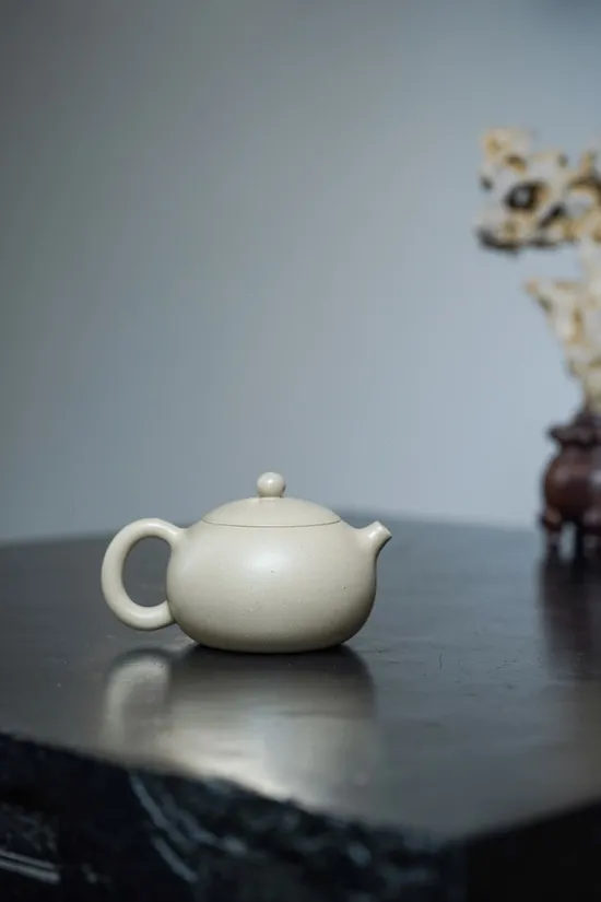 Premium Yixing Clay Teapot Handcrafted | 260cc Artisan Teapot 3