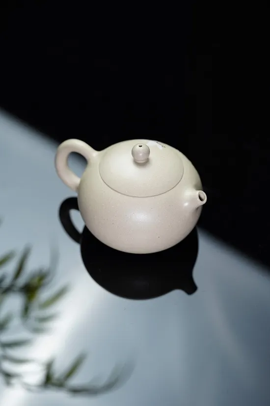 Premium Yixing Clay Teapot Handcrafted | 260cc Artisan Teapot 4