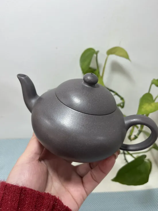 Premium Yixing Pear-Shaped Clay Teapot | Handcrafted Artisan Pottery 5