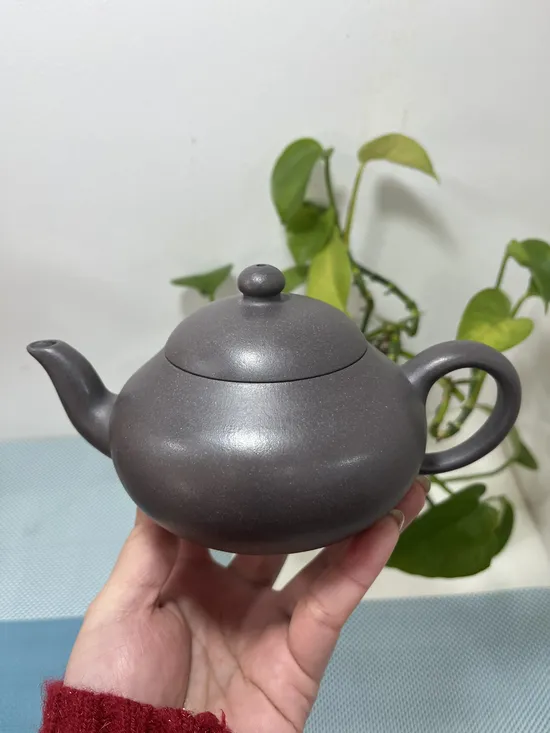 Premium Yixing Pear-Shaped Clay Teapot | Handcrafted Artisan Pottery 7