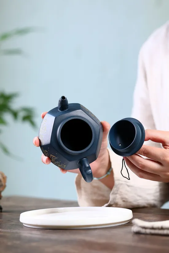 Yixing Zisha Teapot | Handcrafted Purple Clay Teapots & Tea Art 7