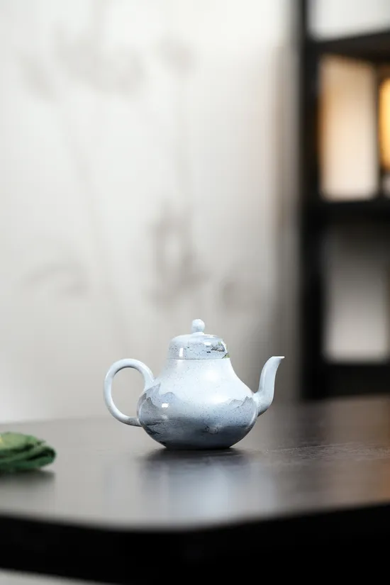 Premium Yixing Zisha Clay Teapot – Handcrafted 180cc Artisan Ceramic 2
