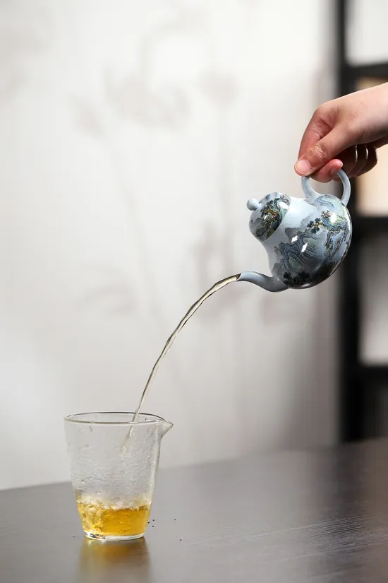 Premium Yixing Zisha Clay Teapot – Handcrafted 180cc Artisan Ceramic 3