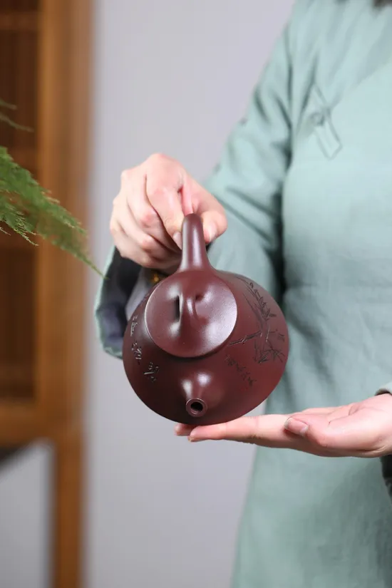 Authentic Yixing Zisha Teapot - Collector's Edition by Zhou Gong 1