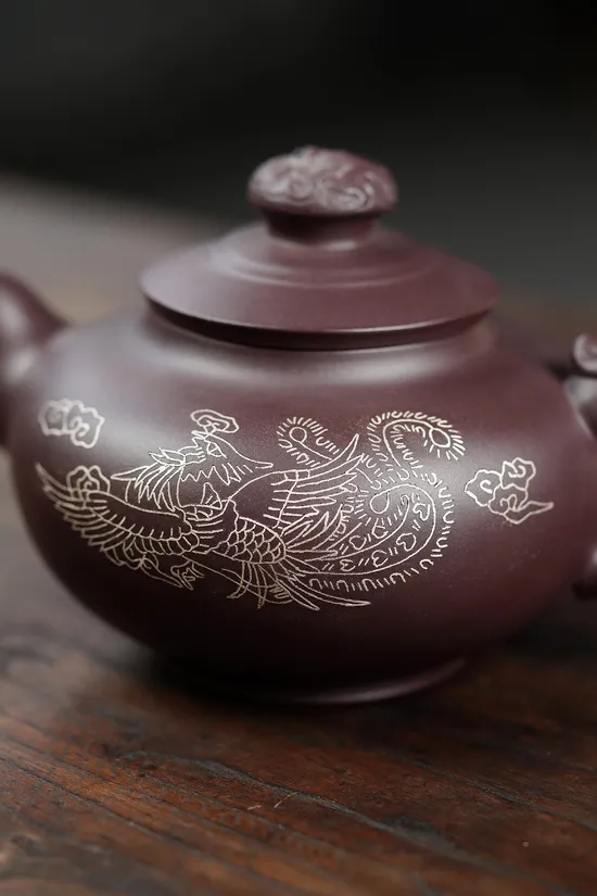 Yixing Zisha Teapot – Master Crafted, Authentic Purple Clay Artistry 7