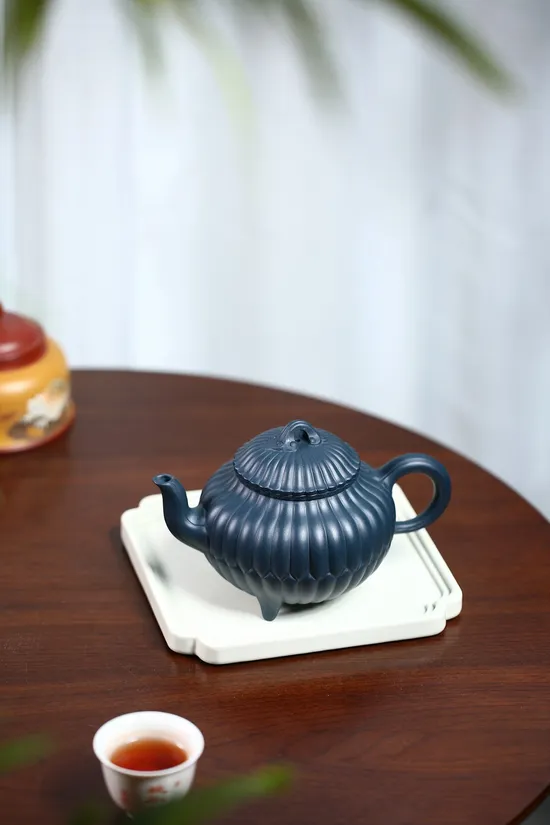 Premium Yixing Teapot by Jiang Yaping | Handcrafted Clay Art 2