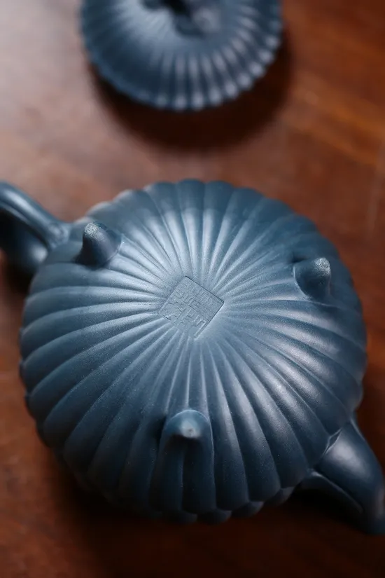 Premium Yixing Teapot by Jiang Yaping | Handcrafted Clay Art 3