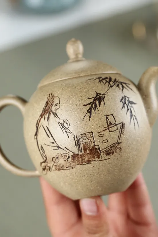 Yixing Clay Teapot | Handcrafted Zisha Ceramic Artistry & Collectibles 5