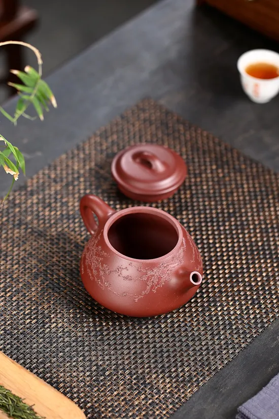 Yixing Zisha Teapot - Master Artist Xia Ruijuan's Rare Collectible 5