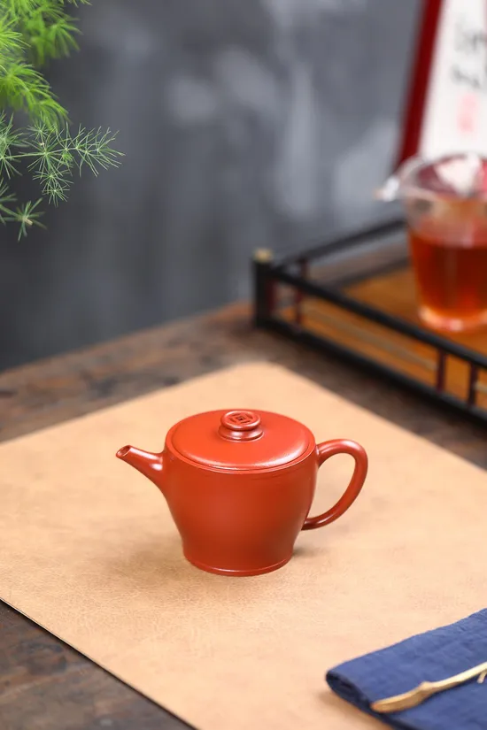 Premium Yixing Zisha Clay Teapot Handcrafted by Bao Yuhua | 200cc 1