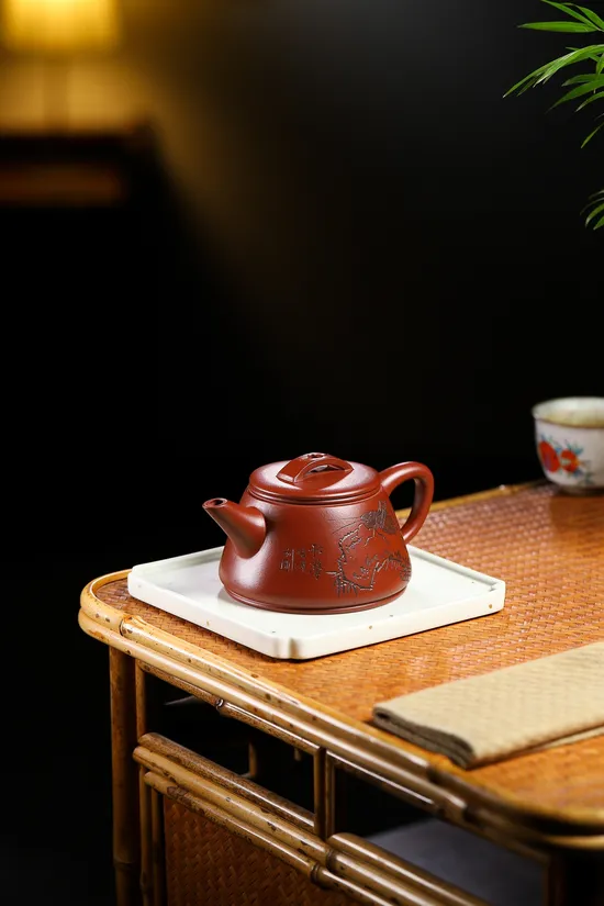 Handcrafted Yixing Clay Teapot | Artisan Zisha Pottery | 260cc 3