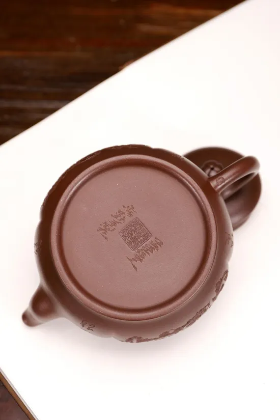 Premium Yixing Zisha Teapot – Mastercrafted Chrysanthemum Design 5