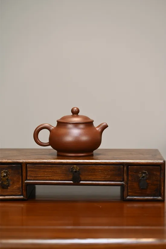 Yixing Zisha Teapot | Premium Handcrafted Purple Clay Artistry 1
