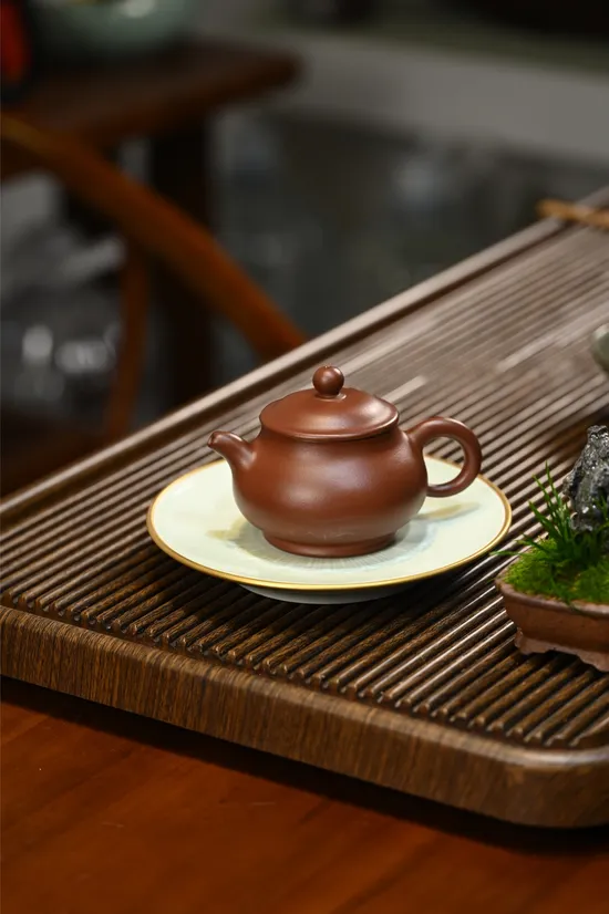 Yixing Zisha Teapot | Premium Handcrafted Purple Clay Artistry 3