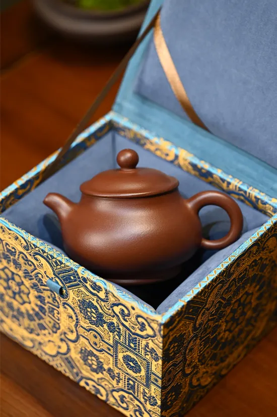 Yixing Zisha Teapot | Premium Handcrafted Purple Clay Artistry 4
