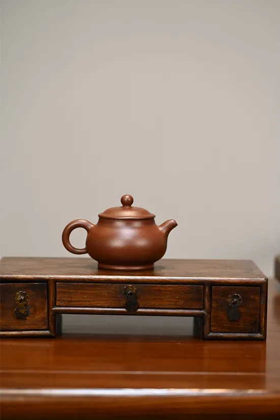 Yixing Zisha Teapot | Premium Handcrafted Purple Clay Artistry 6