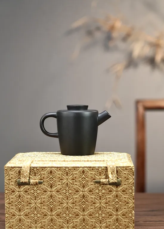 Premium Yixing Zisha Teapot – Handcrafted Ancient Clay Artistry 1