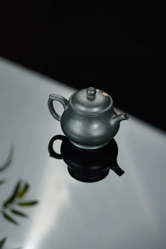 Premium Yixing Zisha Teapot | Panhu Classic Design | 130cc | 1440 CNY 5