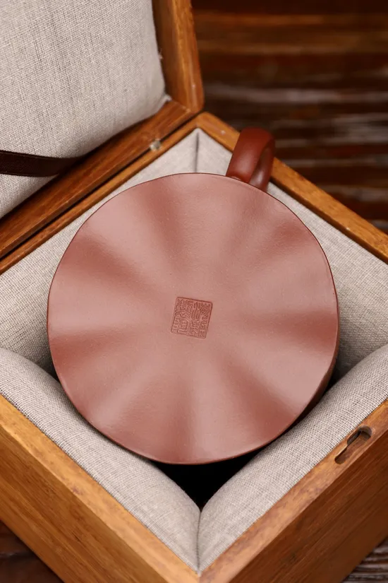 Premium Yixing Zisha Clay Teapot 'Jade Pearl' by Hui Haiqin 2