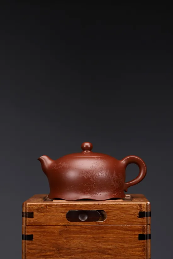 Premium Yixing Zisha Clay Teapot 'Jade Pearl' by Hui Haiqin 7