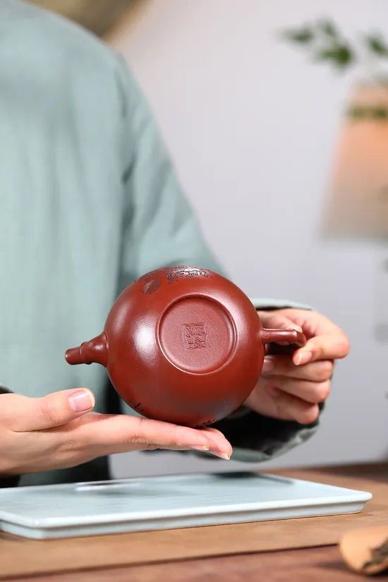 Zisha Teapots: Pine Wind Bamboo Stove | 18 | 000 CNY 7