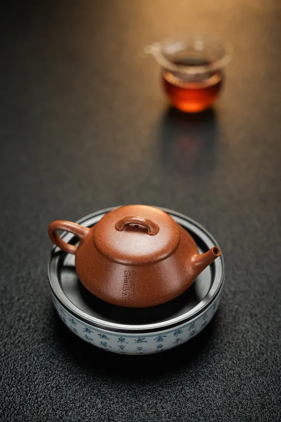 Premium Yixing Clay Teapot – Antique Design & Handcrafted Artistry 7