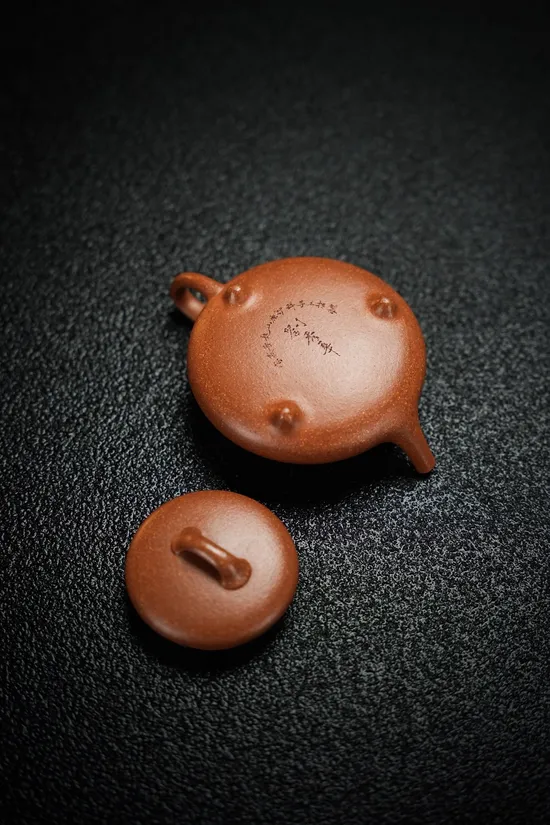 Premium Yixing Clay Teapot – Antique Design & Handcrafted Artistry 8