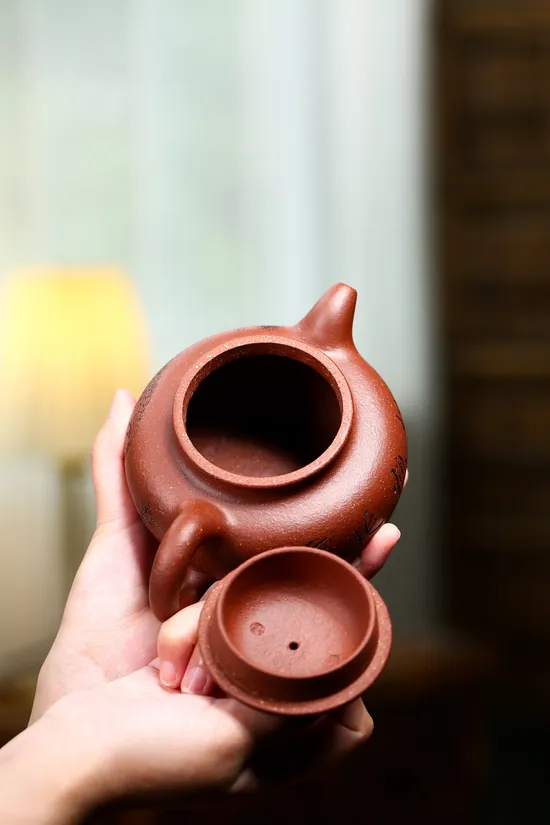 Yixing Clay Teapot Handcrafted Artisan Zisha Ceramic Teapots 1